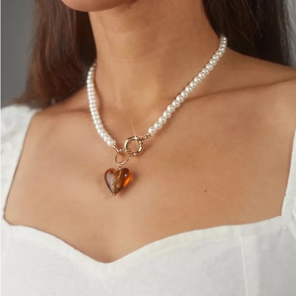Pearl chunky heart pendant necklace - Picture 2 of 2